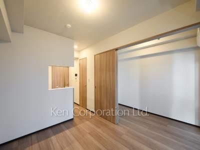 Living-Dining ※Photo of the same layout on 4 floor. Decoration and fixture may differ.