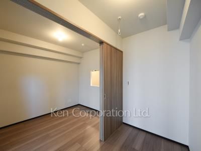 Bedroom ※Photo of the same layout on 4 floor. Decoration and fixture may differ.