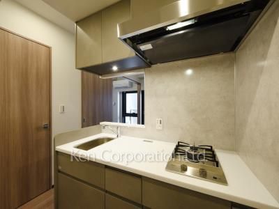 Kitchen ※Photo of the same layout on 4 floor. Decoration and fixture may differ.