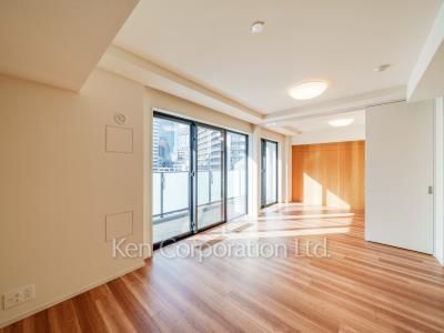 Living-Dining ※Photo of the same layout on 4 floor. Decoration and fixture may differ.