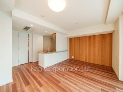Living-Dining ※Photo of the same layout on 4 floor. Decoration and fixture may differ.