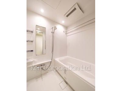 Bath ※Photo of the same layout on 4 floor. Decoration and fixture may differ.