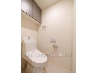 Lavatory ※Photo of the same layout on 4 floor. Decoration and fixture may differ.