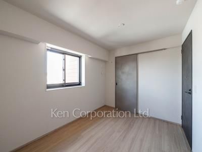 Bedroom ※Photo of the same layout on 6 floor. Decoration and fixture may differ.
