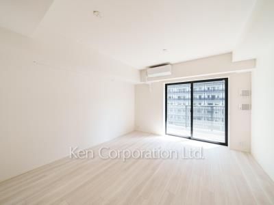 Living-Dining ※Photo of the same layout on 6 floor. Decoration and fixture may differ.