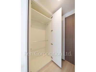 Closet ※Photo of the same layout on 6 floor. Decoration and fixture may differ.