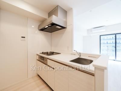 Kitchen ※Photo of the same layout on 6 floor. Decoration and fixture may differ.