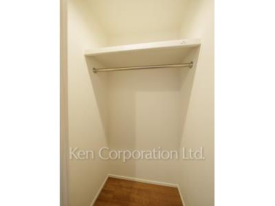 Walk-In Closet ※Photo of the same layout on 3 floor. Decoration and fixture may differ.