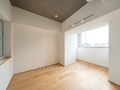 Bedroom ※Photo of the same layout on 9 floor. Decoration and fixture may differ.