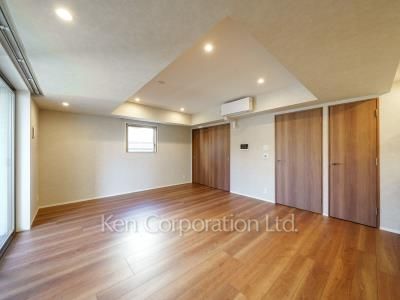 Living-Dining ※Photo of the same layout on 2 floor. Decoration and fixture may differ.