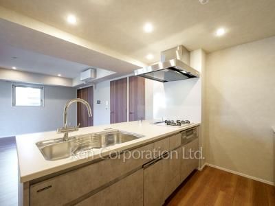 Kitchen ※Photo of the same layout on 2 floor. Decoration and fixture may differ.