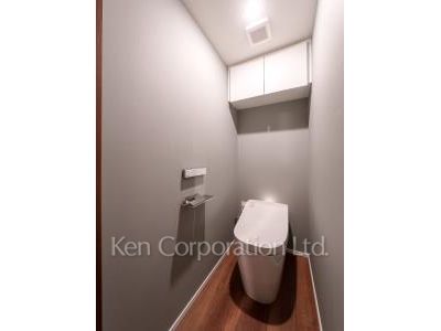 Lavatory ※Photo of the same layout on 2 floor. Decoration and fixture may differ.