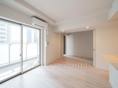 Living-Dining ※Photo of the same layout on 4 floor. Decoration and fixture may differ.