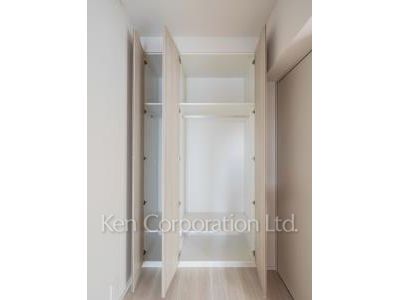 Closet ※Photo of the same layout on 4 floor. Decoration and fixture may differ.