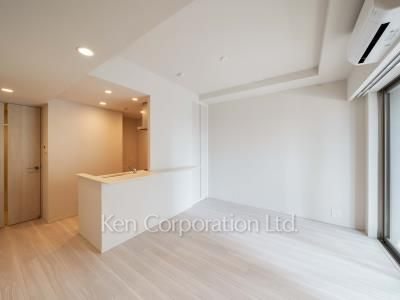 Living-Dining ※Photo of the same layout on 4 floor. Decoration and fixture may differ.