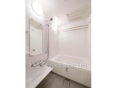 Bath ※Photo of the same layout on 4 floor. Decoration and fixture may differ.