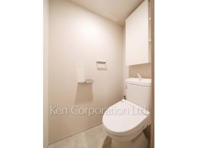 Lavatory ※Photo of the same layout on 4 floor. Decoration and fixture may differ.