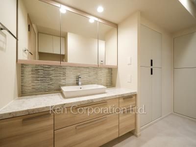 Powder Room