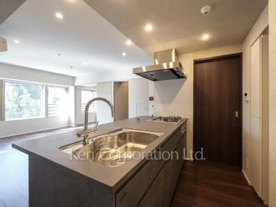Kitchen ※Photo of the same layout on 2 floor. Decoration and fixture may differ.