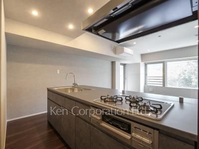 Kitchen ※Photo of the same layout on 2 floor. Decoration and fixture may differ.