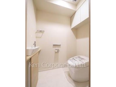 Lavatory ※Photo of the same layout on 3 floor. Decoration and fixture may differ.