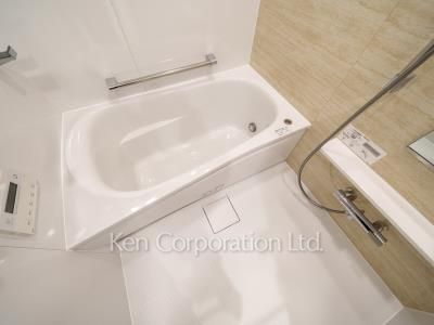 Bath ※Photo of the same layout on 3 floor. Decoration and fixture may differ.