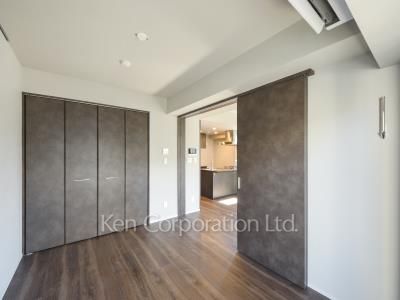 Bedroom ※Photo of the same layout on 4 floor. Decoration and fixture may differ.