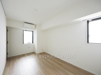 Bedroom ※Photo of the same layout on 4 floor. Decoration and fixture may differ.