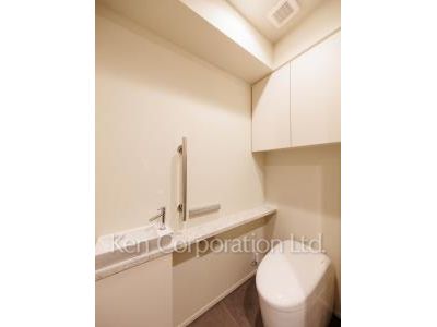 Lavatory ※Photo of the same layout on 12 floor. Decoration and fixture may differ.