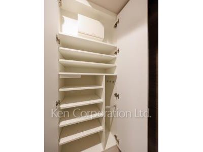 Shoes Closet ※Photo of the same layout on 7 floor. Decoration and fixture may differ.