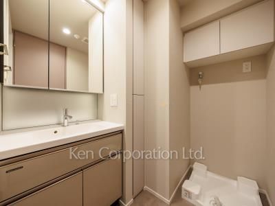 Powder Room ※Photo of the same layout on 7 floor. Decoration and fixture may differ.
