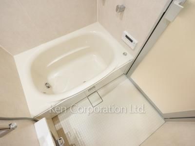 Bath ※Photo of the same layout on 7 floor. Decoration and fixture may differ.