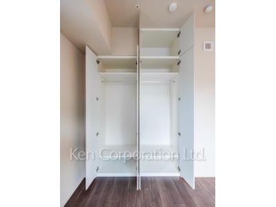 Closet ※Photo of the same layout on 12 floor. Decoration and fixture may differ.