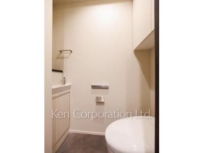 Lavatory ※Photo of the same layout on 12 floor. Decoration and fixture may differ.