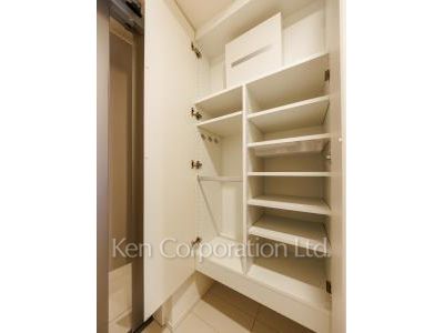 Shoes Closet