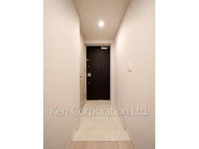 Entrance ※Photo of the same layout on 5 floor. Decoration and fixture may differ.