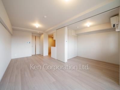 Living-Dining ※Photo of the same layout on 5 floor. Decoration and fixture may differ.