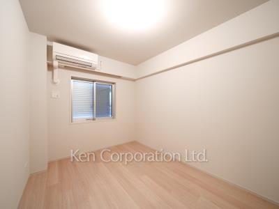 Bedroom ※Photo of the same layout on 5 floor. Decoration and fixture may differ.