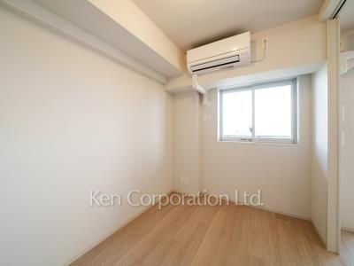 Bedroom ※Photo of the same layout on 5 floor. Decoration and fixture may differ.
