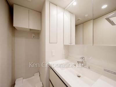 Powder Room ※Photo of the same layout on 5 floor. Decoration and fixture may differ.