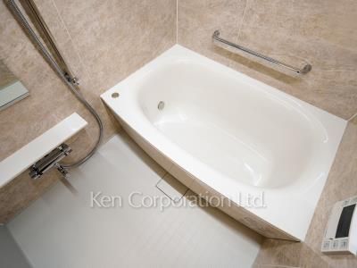 Bath ※Photo of the same layout on 5 floor. Decoration and fixture may differ.