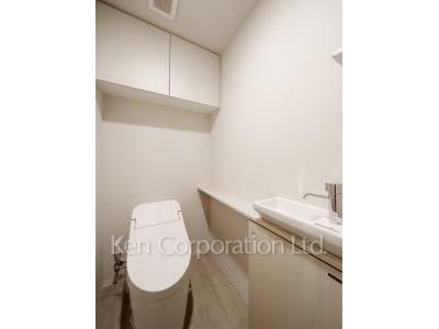 Lavatory ※Photo of the same layout on 5 floor. Decoration and fixture may differ.
