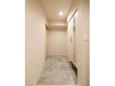 Entrance ※Photo of the same layout on 4 floor. Decoration and fixture may differ.