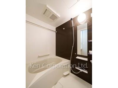 Bath ※Photo of the same layout on 4 floor. Decoration and fixture may differ.