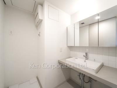 Powder Room  *Photo of similar layout