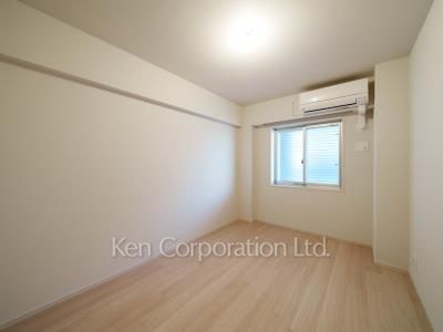 Bedroom ※Photo of the same layout on 5 floor. Decoration and fixture may differ.