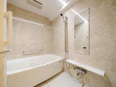 Bath ※Photo of the same layout on 5 floor. Decoration and fixture may differ.