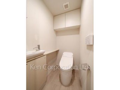 Lavatory ※Photo of the same layout on 5 floor. Decoration and fixture may differ.