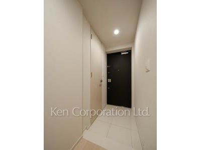 Entrance ※Photo of the same layout on 5 floor. Decoration and fixture may differ.