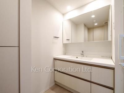 Powder Room ※Photo of the same layout on 5 floor. Decoration and fixture may differ.